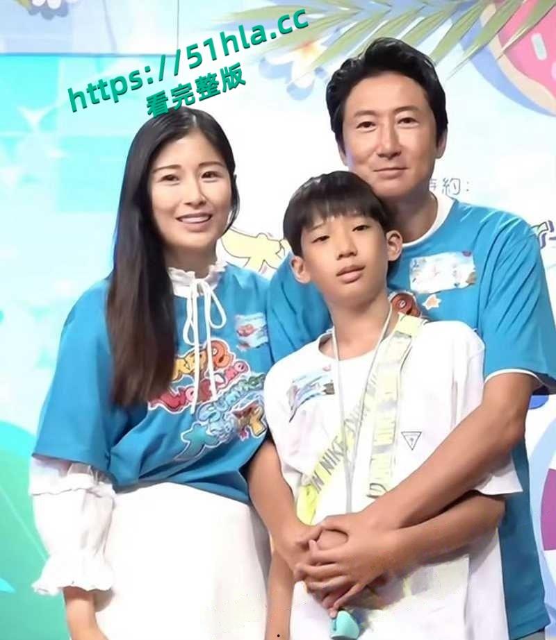 香港功夫巨星洪金宝儿子【洪天明】妻子【周家蔚】双双出轨各玩各的互不干涉,儿媳周家蔚3P群交视频大曝光!-11