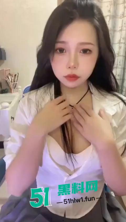 Bigo巨乳学生女主播【小咪酱】大尺度福利视频合集,骚货露脸全裸自慰表情十分有看点。-8