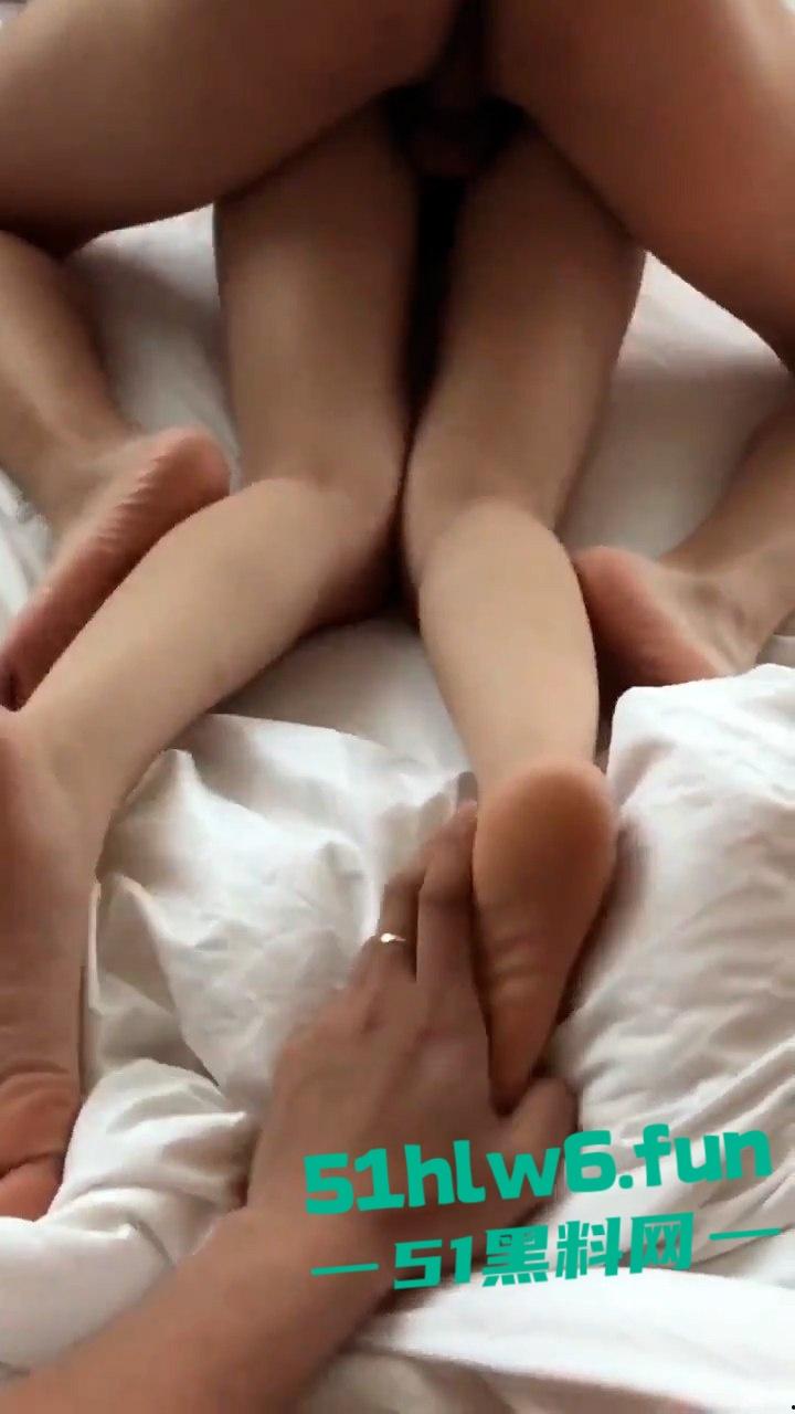 推特网红妹btc聪儿引流炒作,公开卖逼 0.1比特币即可操通宵,谁敢试试?-4