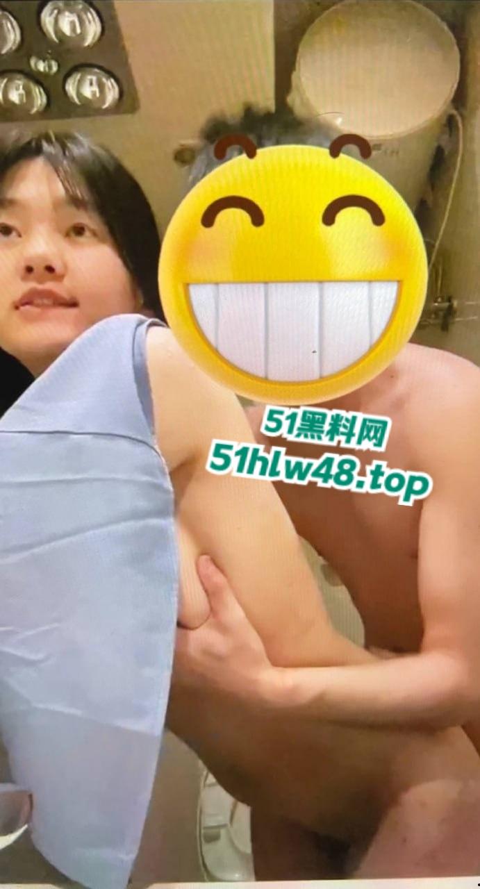 北京外国语大学【刘薇】大一清纯学霸,颜值清纯身材才一流私下超反差,男友自拍性爱视频被流出。-6