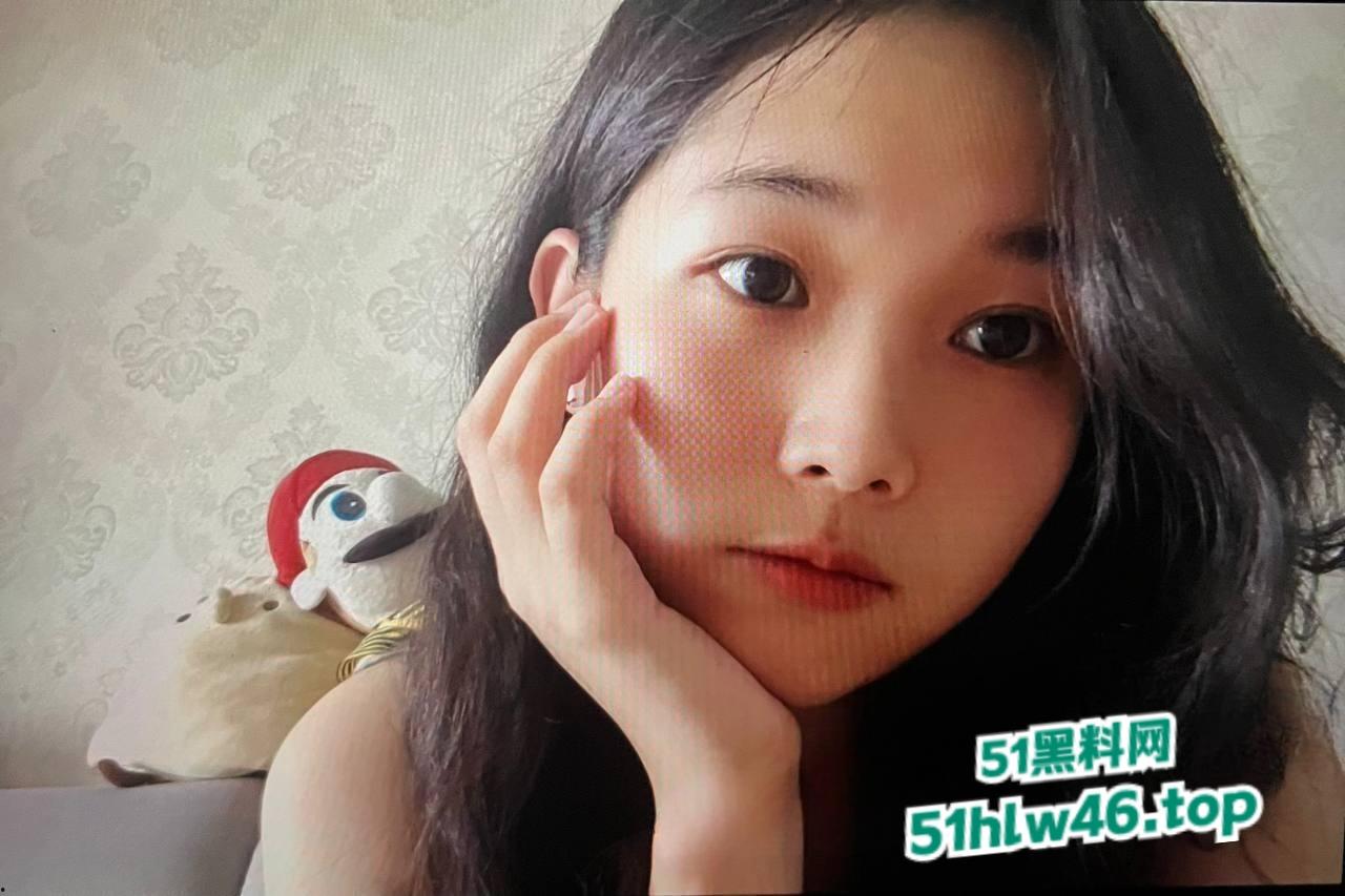 陕西渭南师范学院【陈小雨】背着男友出轨还惨遭炮友曝光,现在是全校出了名的肉便器!-5