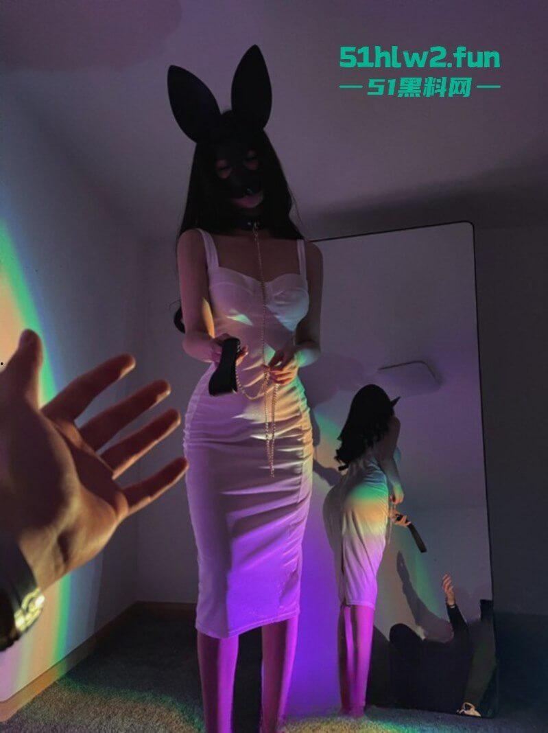 大神【LMCEO】专门约啪别人极品女友,长腿翘臀完美身材御姐被打耳光掐脖子爆操。-3