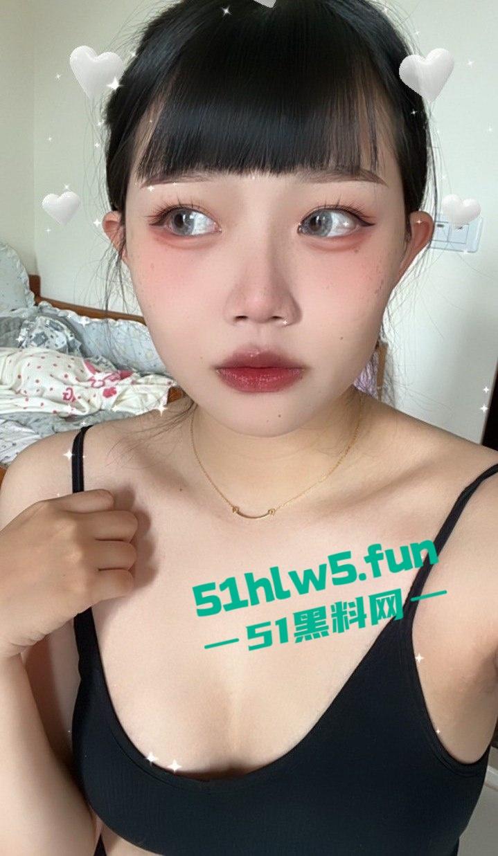 厦门高颜值母狗【赵茹艺】非常反差的大奶人妻,背着老公装少女在网上勾引弟弟。-8