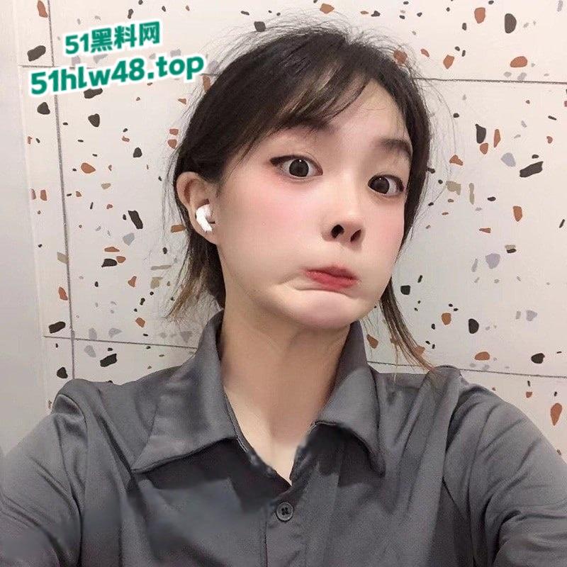 浙江传媒校花【吴雨萌】颜值超高的尤物,骑乘扭腰浪叫不断大奶晃动口技炸裂,浴室激情戏码让老司机集体破防!-5