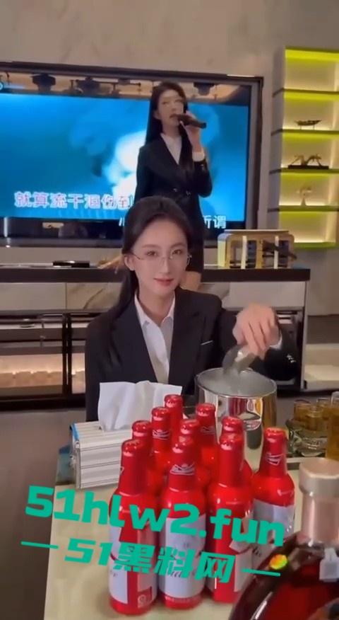 职业装KTV行政小妹你看了吗,带你领略当下最流行的顶级颜值陪酒小妹跪式服务包你满意!-7