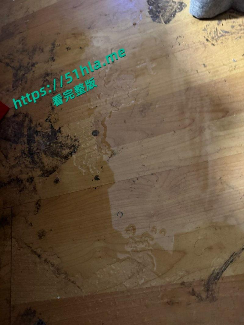 广东清纯学生妹【翘臀小猫】做爱视频流出,姨妈刚走就被男友疯狂调教,跪舔大屌白虎粉嫩被操到高潮肿胀!-10