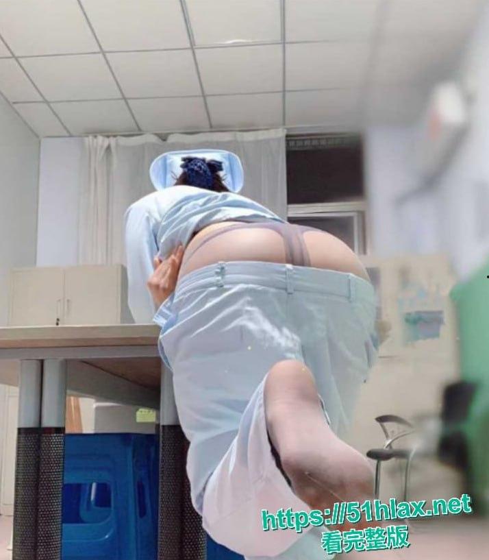 白衣天使庞丽娜反差爆表 白天尽职护士温柔下班摇身外围骚货掰腿求操!-1