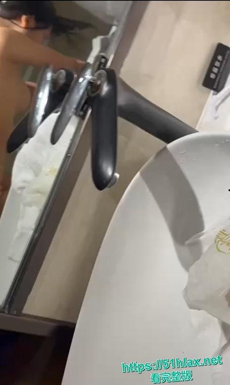 河北医科大学情侣情欲实录炸裂曝光!清纯校服妹变淫荡母狗调教路,自拍洗澡脱衣秀操逼,尺度爆棚!-6