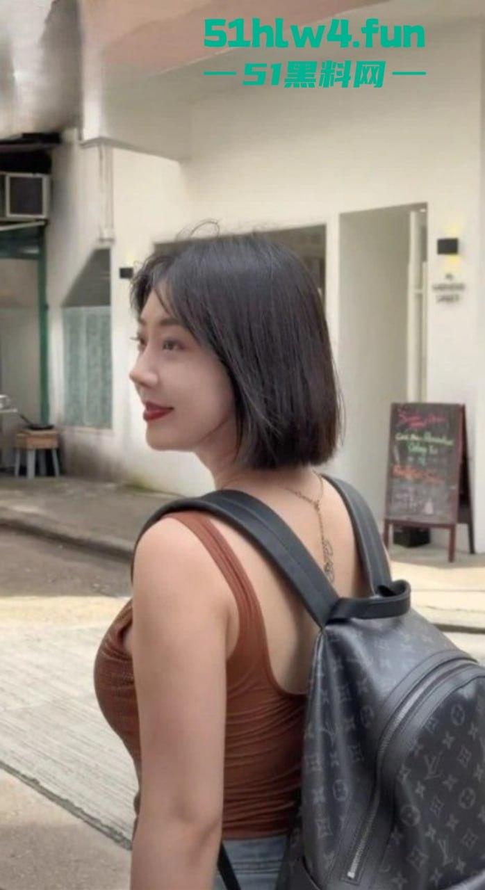 万人疯求的大奶宝妈,抖音肥臀女神【兔兔1104】百万粉丝极品尤物和土豪粉丝约啪视频流出。-3