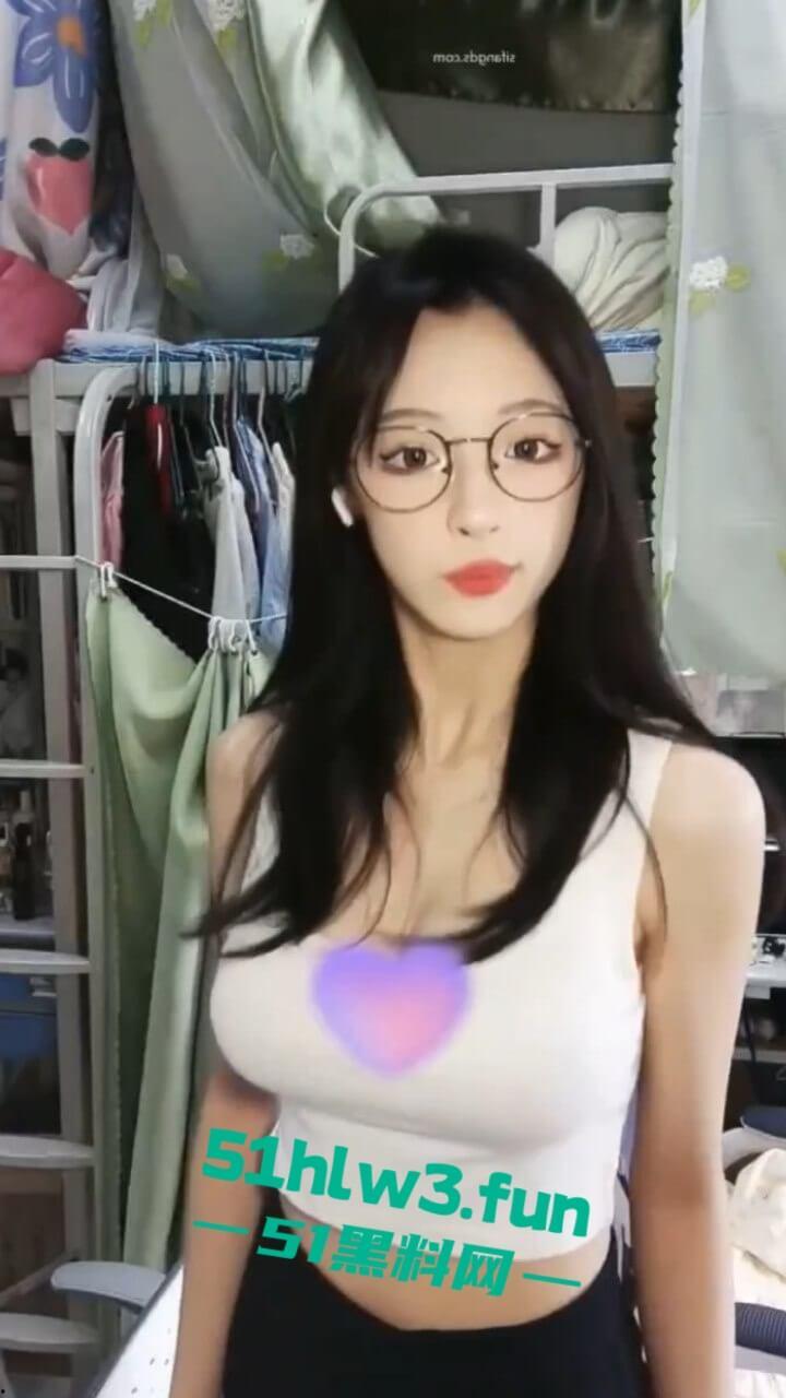 抖音颜值女神【灌饱饱】绝美颜值御姐尤物,身材修长细腰大奶修长美腿性感撩人多部自拍合集流出。-1