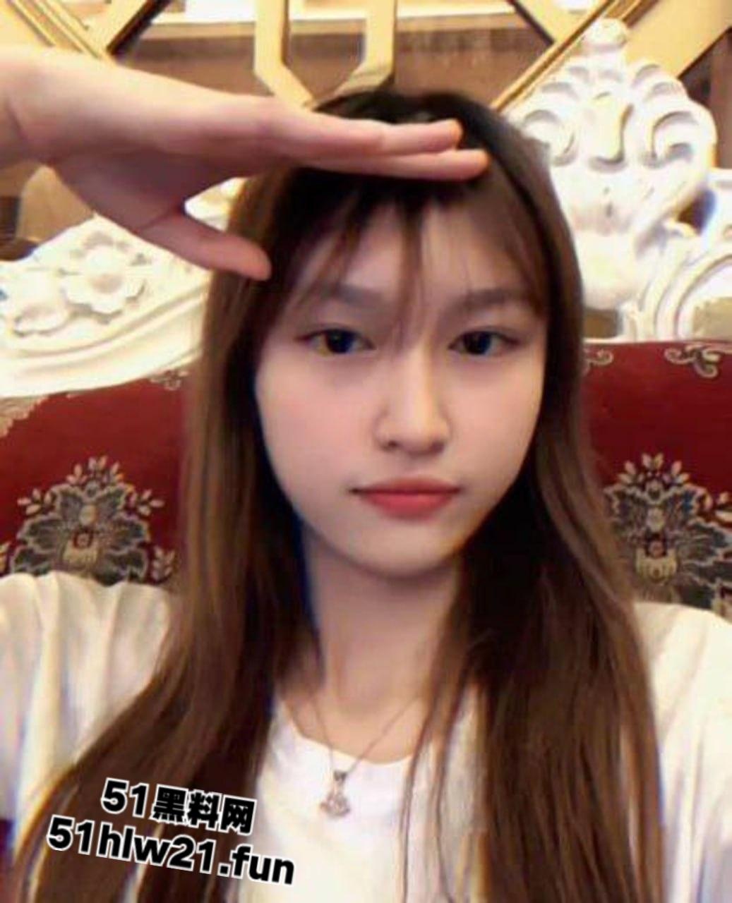 长沙理工大学【刘思汝】被土豪重金包养,天天被操实在受不了后直接跑路拉黑,金主一气之下曝光骚货。-2