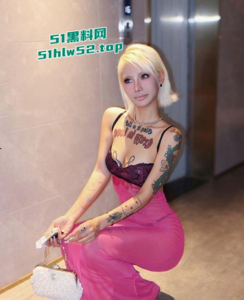 成都朋克风符文战士【HighSchoolGirls】性爱自慰视频流出,舌钉口交挑战感官极限,撅臀爆操淫荡不堪!-1