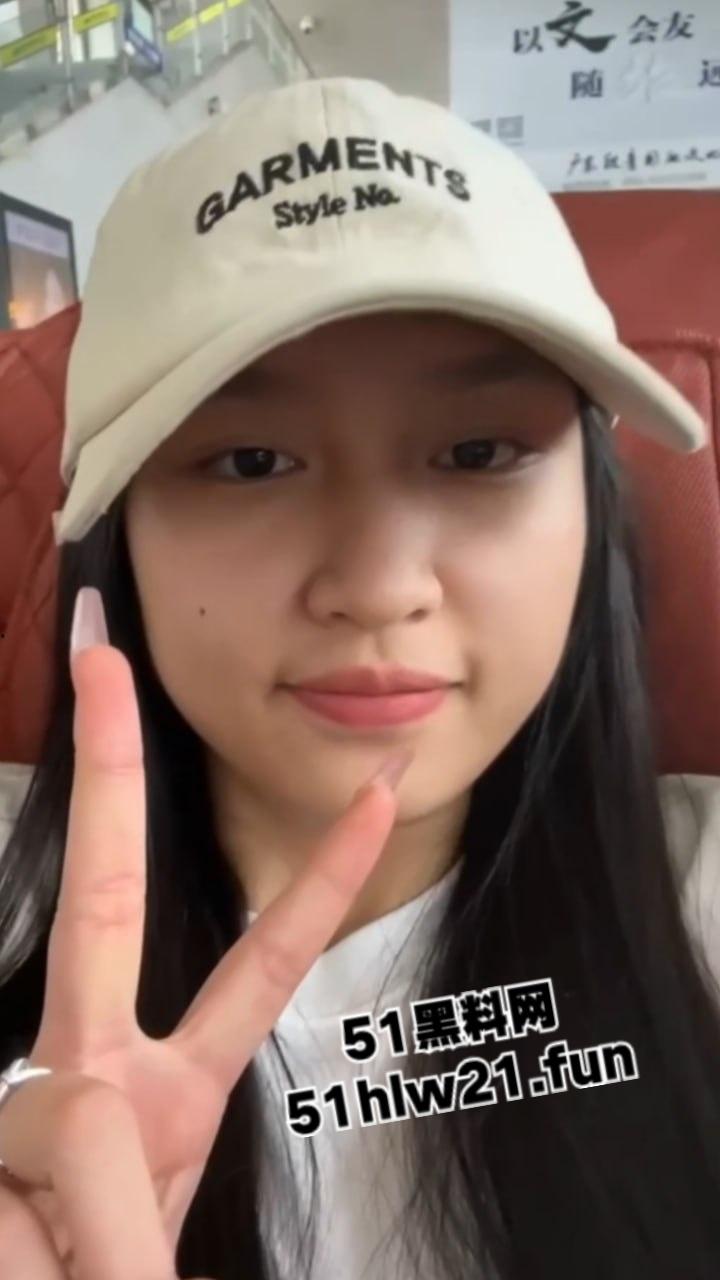 长沙理工大学【刘思汝】被土豪重金包养,天天被操实在受不了后直接跑路拉黑,金主一气之下曝光骚货。-8