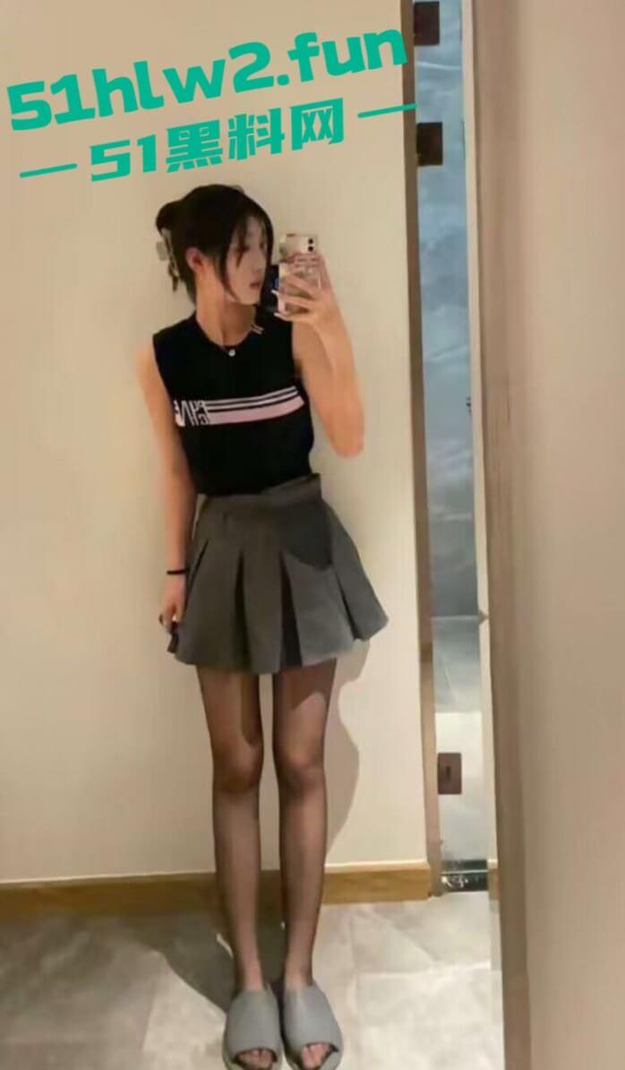 酒吧拿下高颜值嫩妹身材纤细高挑腿长逆天,喝多后带到酒店3p 前后夹击抽插超刺激。-7