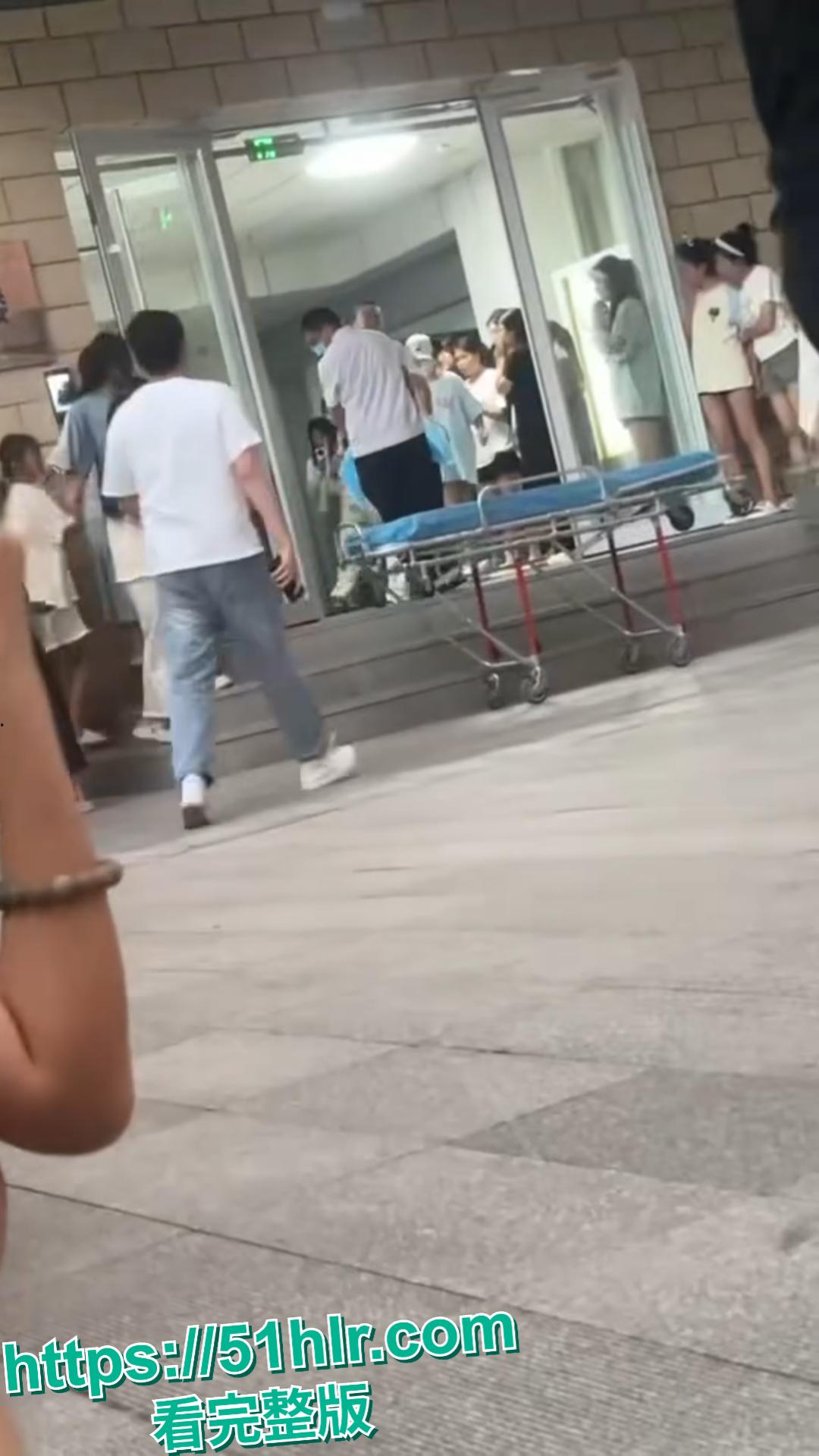 骇人!荆州大三女生宿舍产子大出血离世,室友:非第一次!医生惊曝巨大儿-9