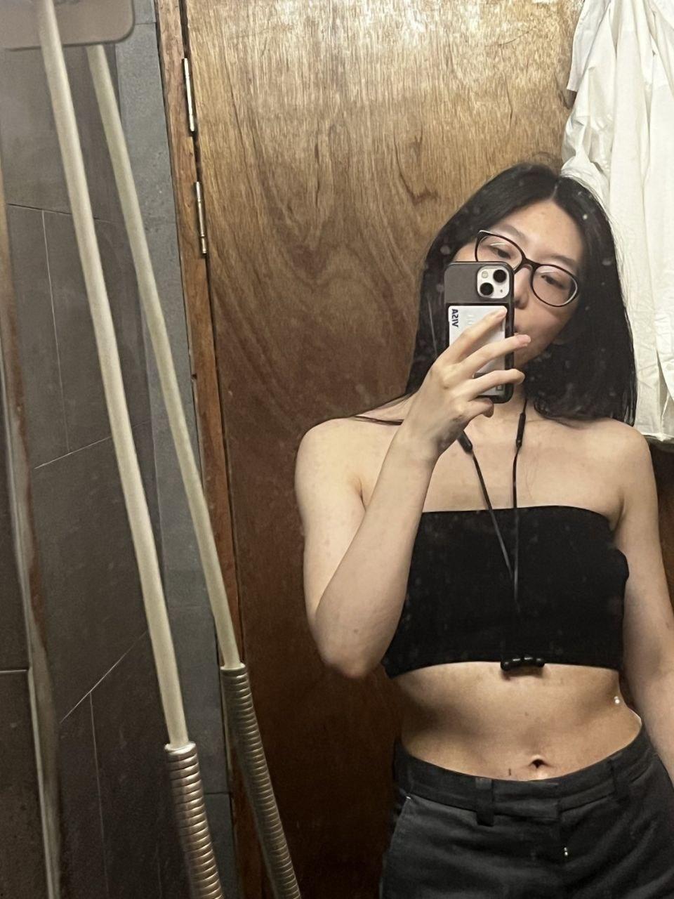 北京健身女教练 于雯 为了招收新学员 拍摄裸体视频勾引学员 极品美乳堪称尤物 自摸骚穴求操 淫荡至极-2