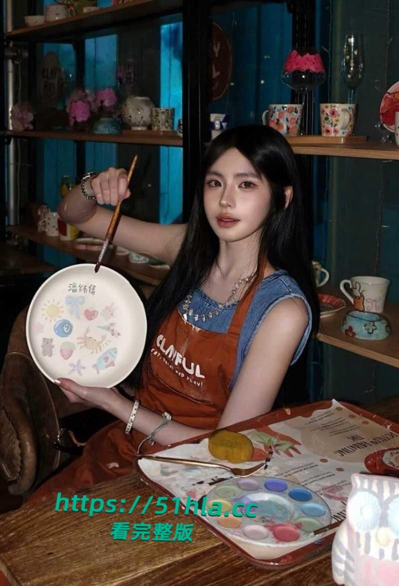 马来西亚籍留学生【潘纬倩】遭渣男偷拍性爱视频外流,颜值超美清纯女神被后入猛操,露脸浪叫反差十足!-7