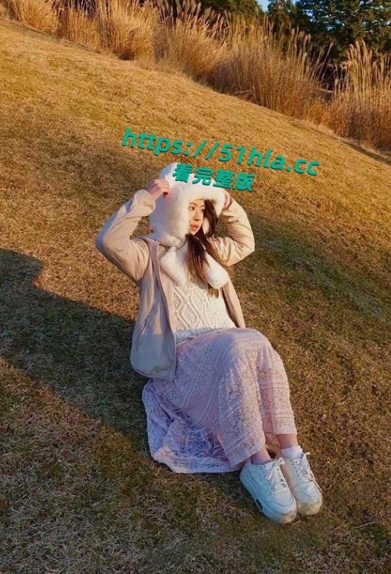 马来西亚籍留学生【潘纬倩】遭渣男偷拍性爱视频外流,颜值超美清纯女神被后入猛操,露脸浪叫反差十足!-9