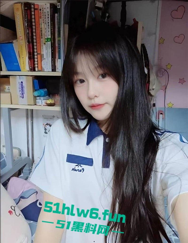 温州医科大学大二骚婊【潘晓蕾】私拍福利尺度曝光炸天!嫩乳骚穴欲求不满天天掰腿求插。-9