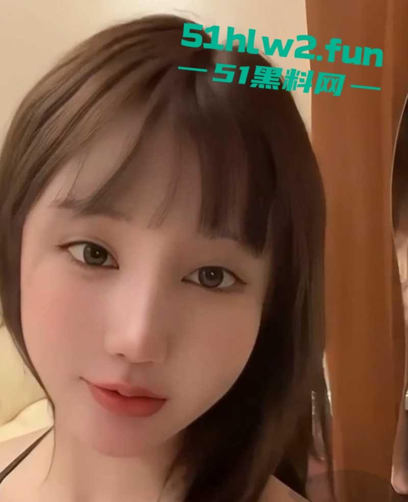 高人气外围女神 【yooheejadeda 】尽情展现她魂摄魄魅力,乳交吸屌花样玩法解锁绝对让你欲火焚身!-2