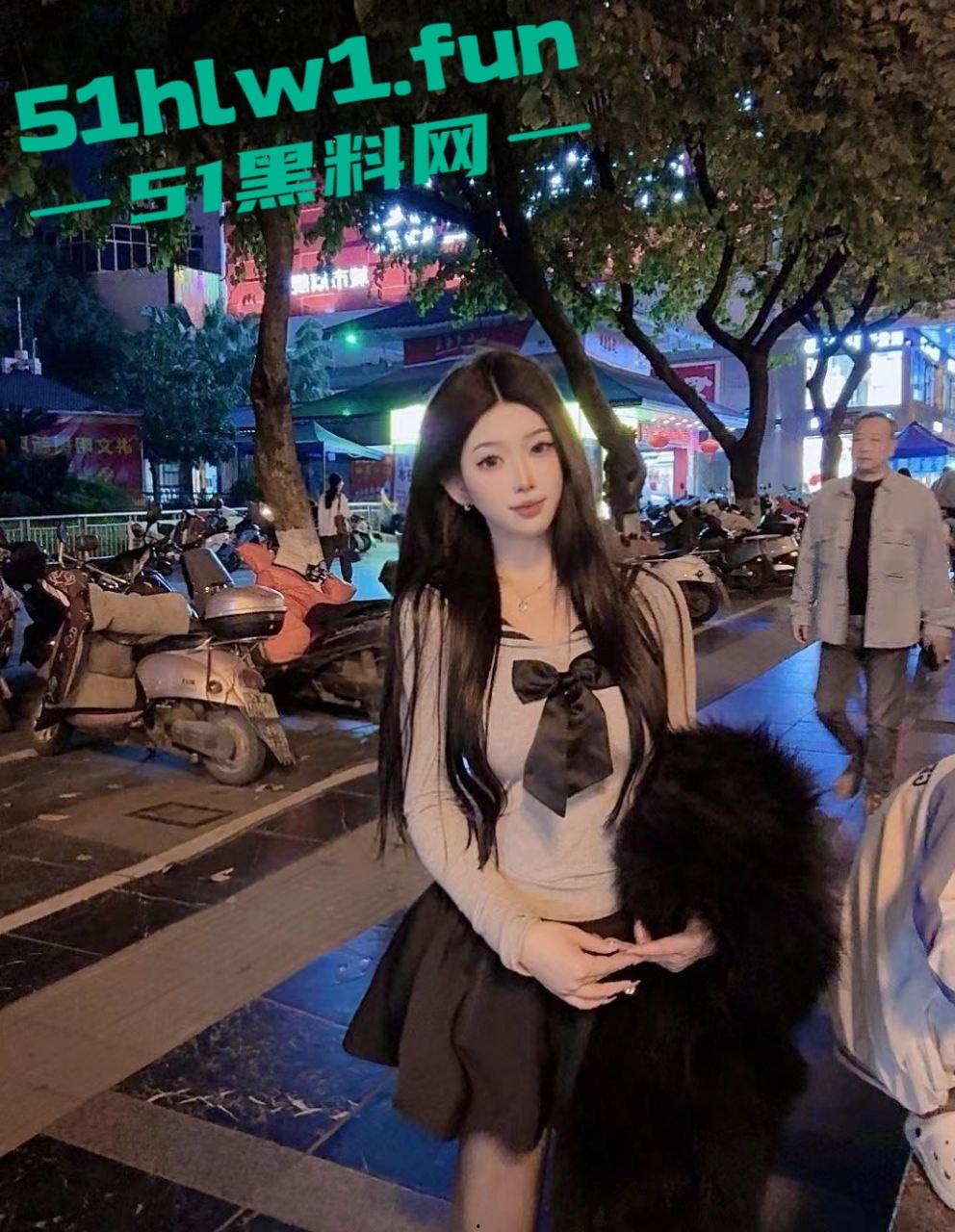 颜值反差女主播【VV星球】福利流出,天使脸蛋九头身巨乳,黑色蕾丝薄纱下的骚气让人瞬间浴血沸腾!-9