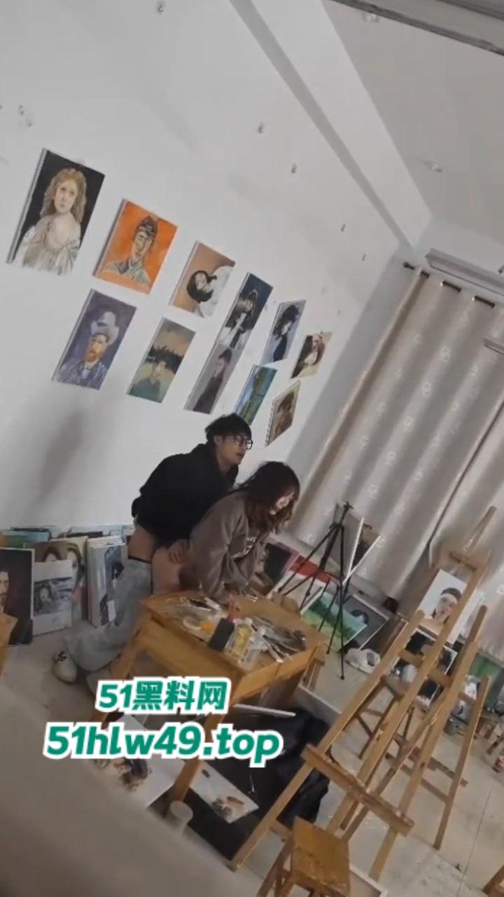 烟台画室后入热瓜,烟台科技职业学院画室两学生激情做爱,至尊宝战神疯狂输出,后入撞击翘臀火爆全网!-4