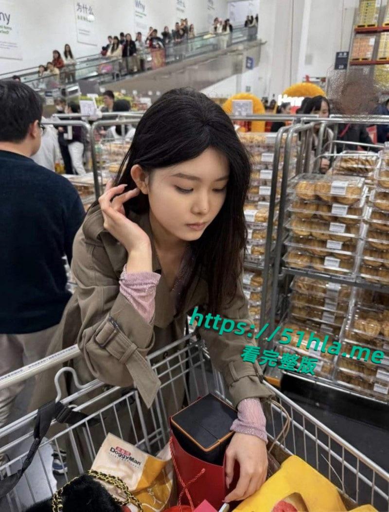 江苏淮安护理职业学校【秦雅琪】痴迷网恋撩骚,惨遭炮友曝光不雅私拍,肥臀美乳娇艳欲滴!-3