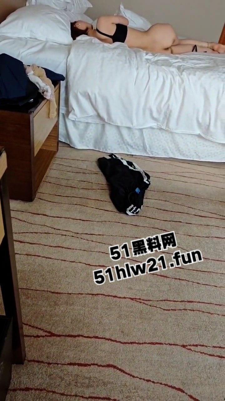 炮王开僻操妹新渠道,女监门口诱拐失足少女便宜活好易得手,就连杀过人的妹子也被按倒猛操。-4