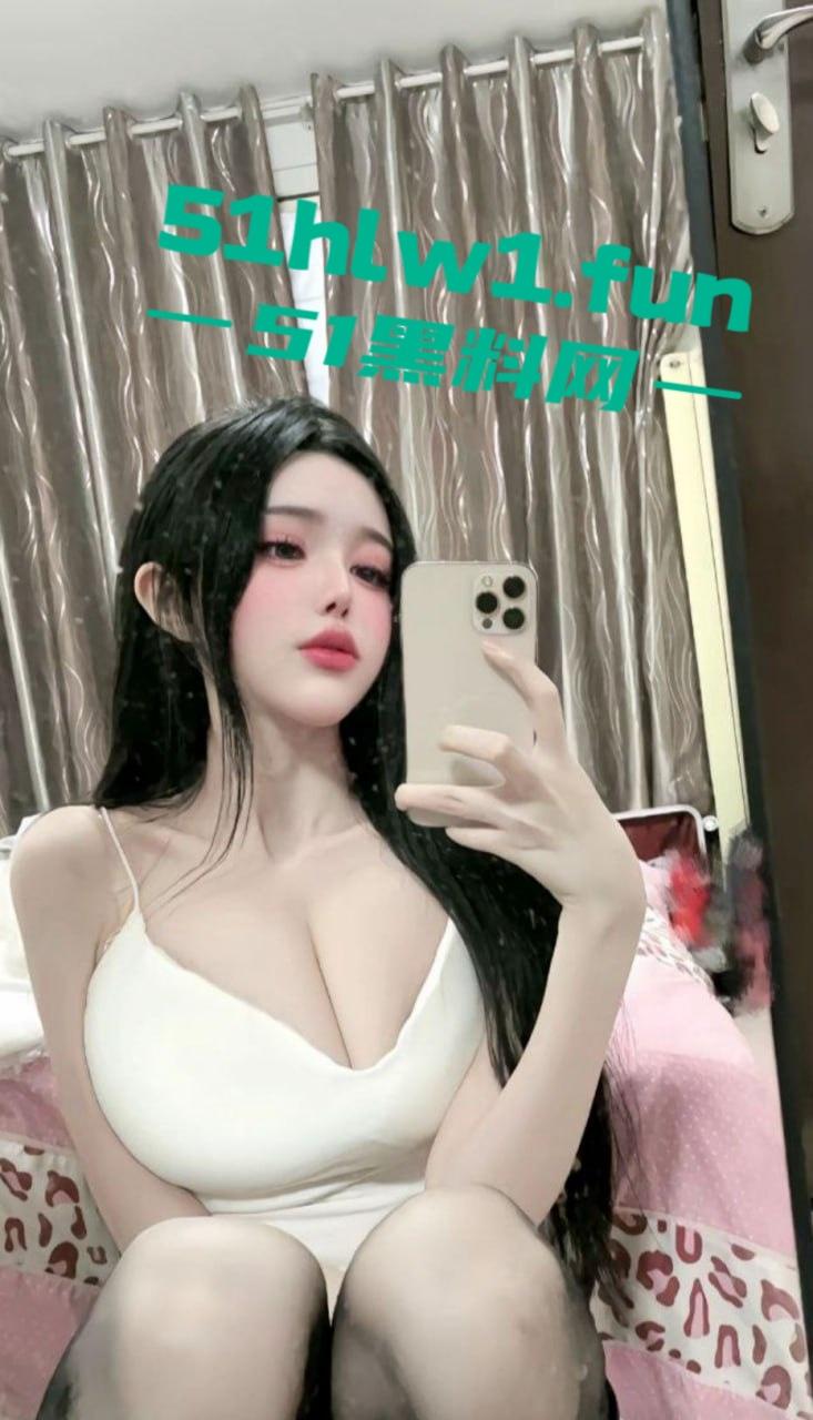 抖音67万粉的【崔崔567】直播巨乳木瓜在线钓鱼,真空会议室金钱诱惑下巨乳露奶,土豪狂刷礼物后续更劲爆!-8