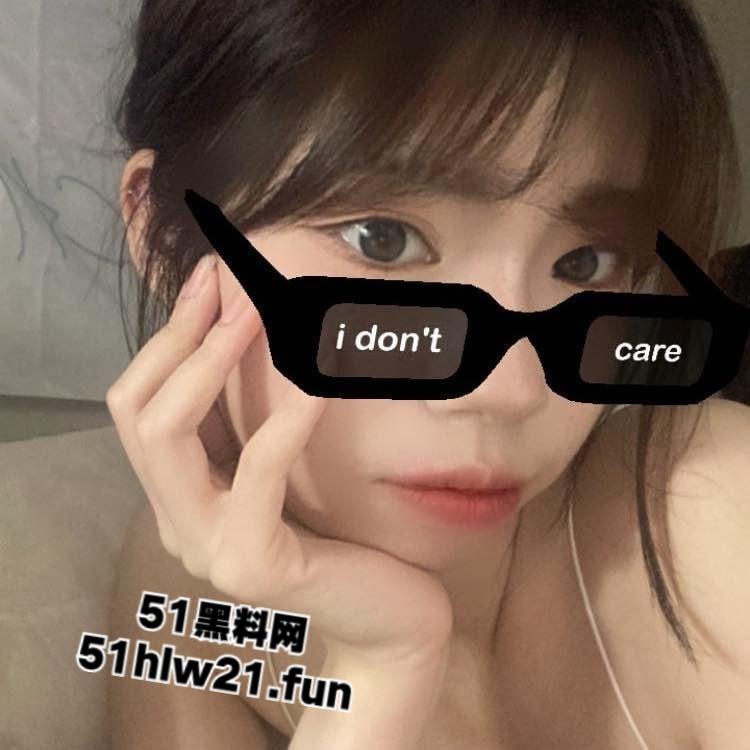 南京艺术学院,女大学生【胡雅婷】外表清纯可爱,白嫩的蜜桃臀被疯狂后入淫叫声不断。-1