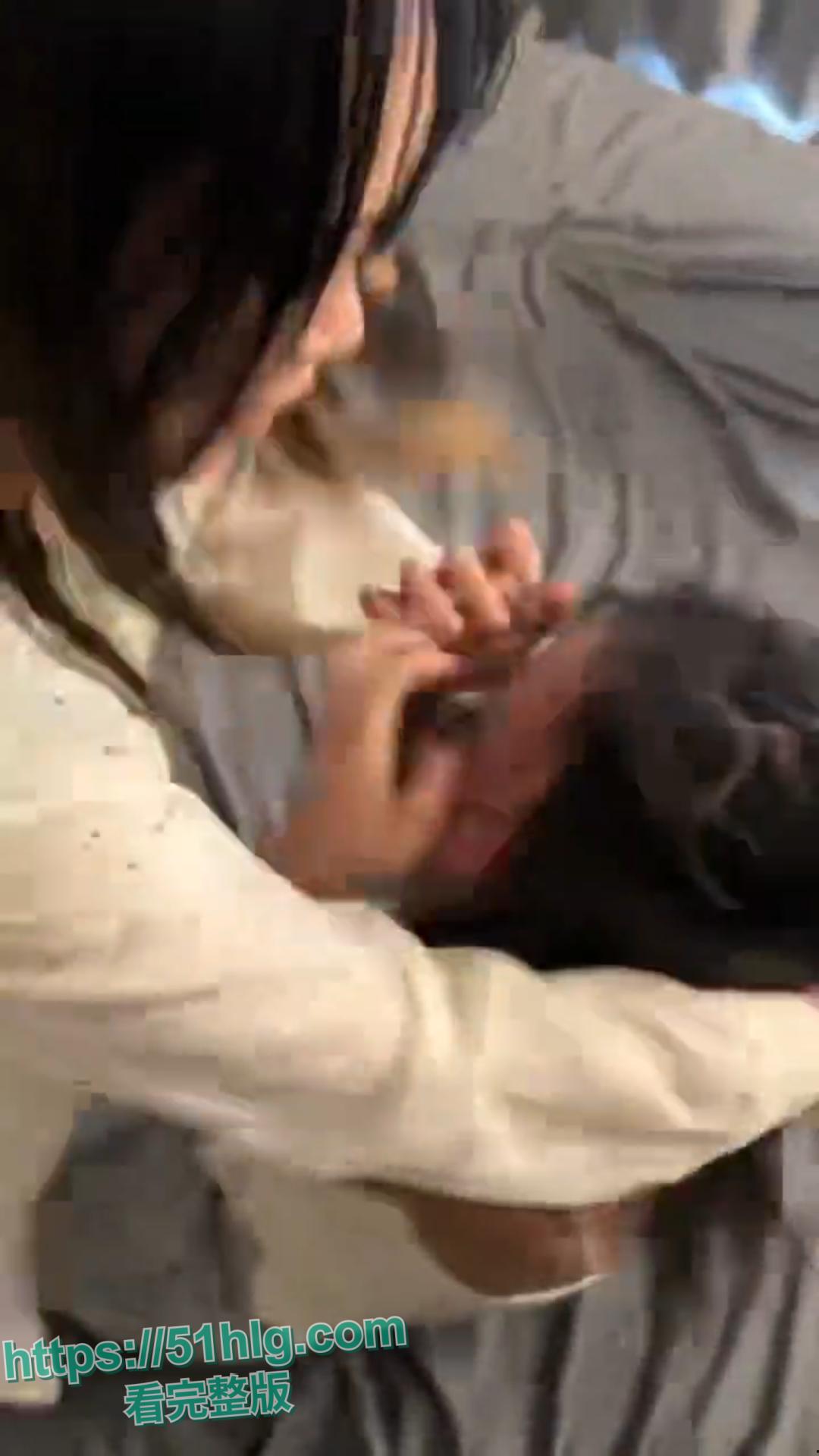 【湖北武汉】残酷霸凌现场!精神小伙与精神小妹联手摧残未成年少女,施虐过程残忍,受害者痛苦不堪-4