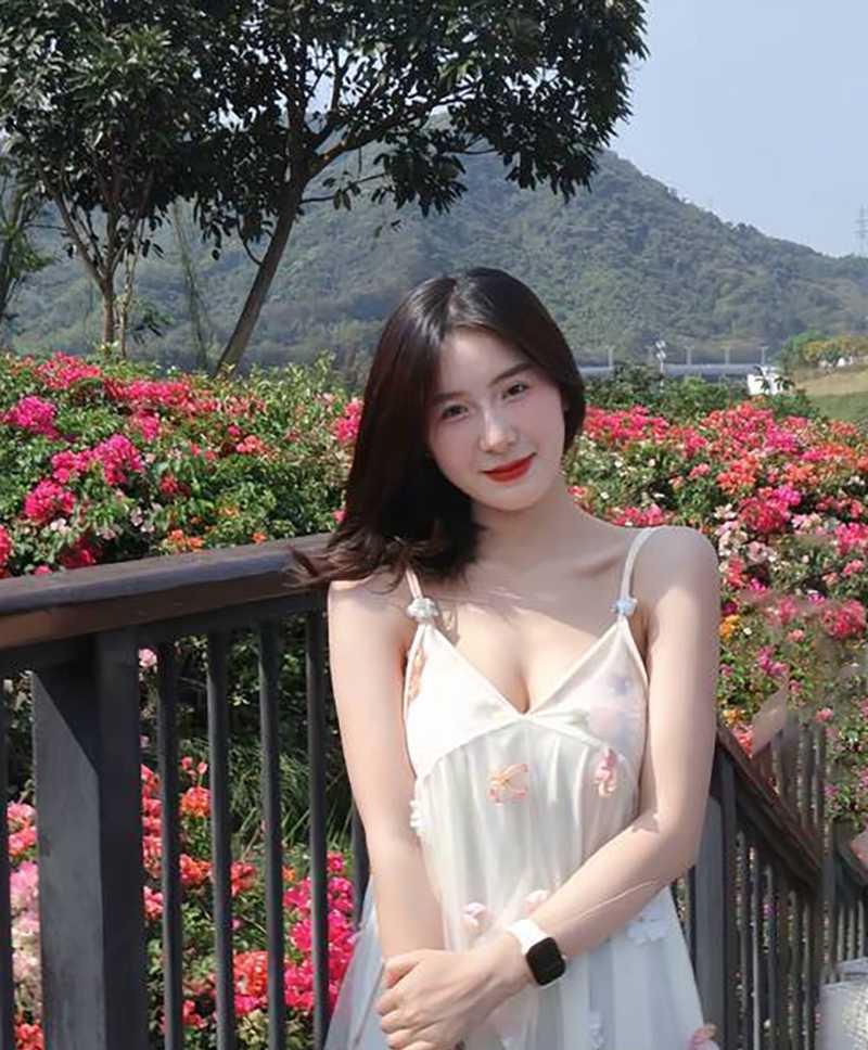 抖音网红侯飞飞被榜一大哥曝光流出 跟大哥裸聊约炮,肥臀大奶骚穴 骚气撩动金主每一根神经-2