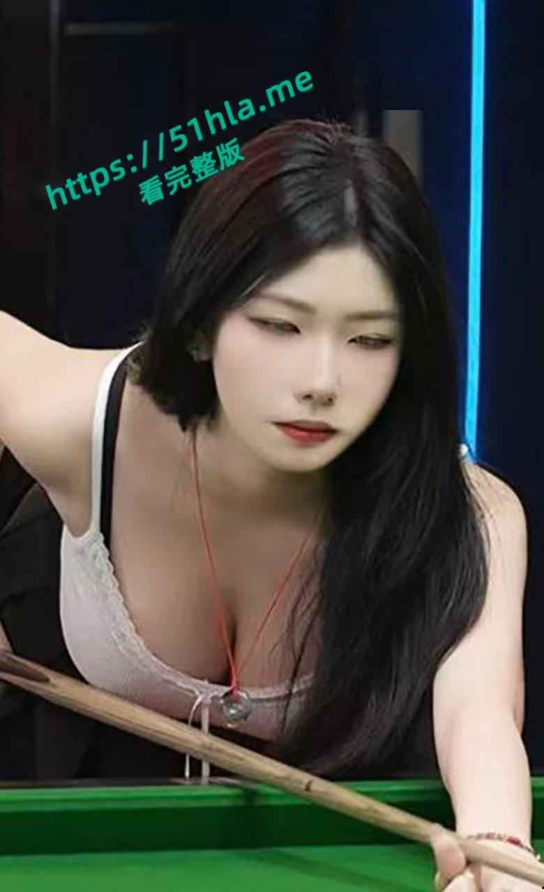 深圳华强北台球助教【钟意萱】约炮聊骚记录流出,性瘾母狗身穿性感黑丝被疯狂后入!-4