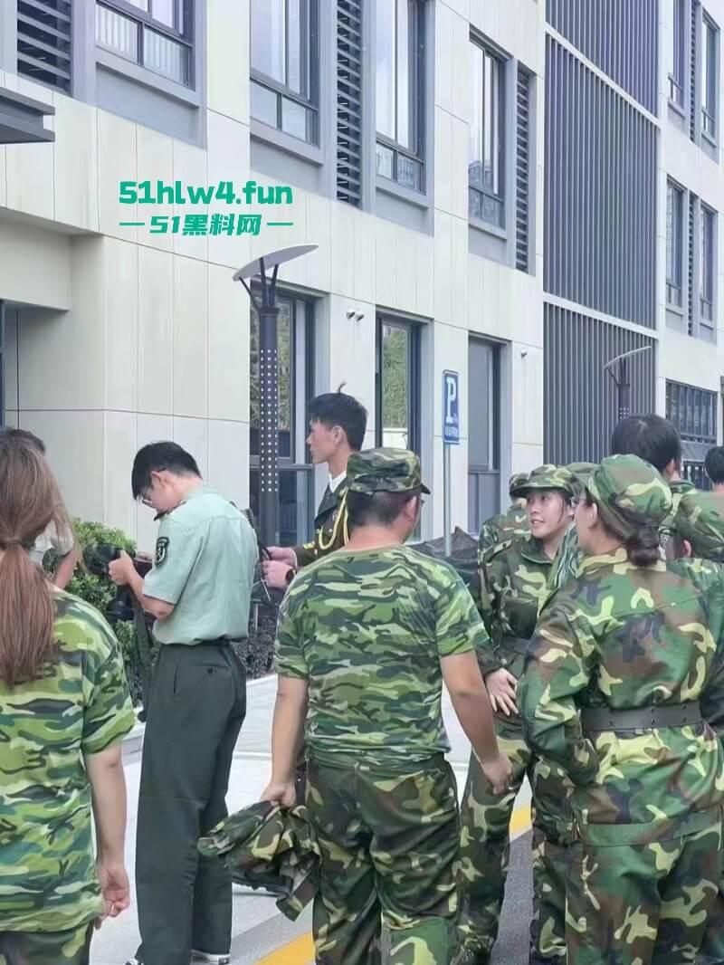 浙江城市学院军训瓜!24级环境设计新生【陈子约】翘课约教官酒店打炮被曝光!-4