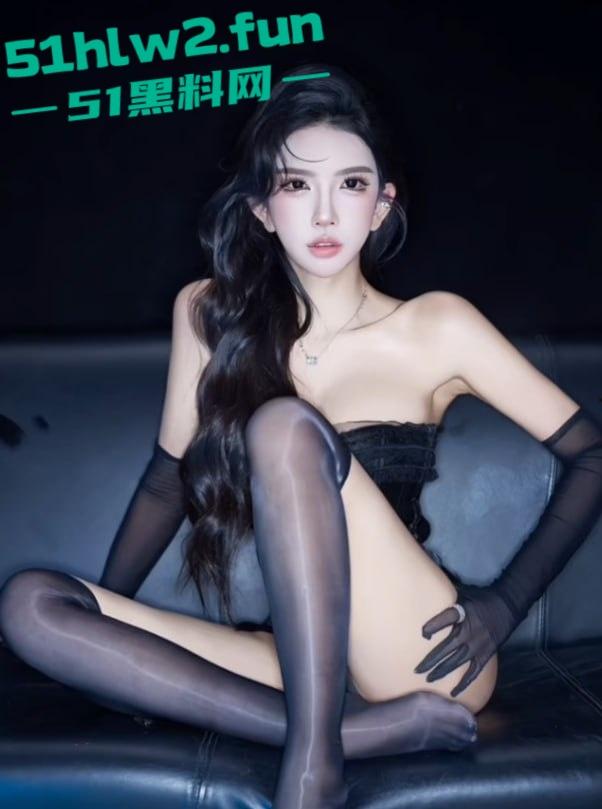 抖音【赵舒琪】约炮视频炸锅,16万粉的网红骚到飞起,自摸加啪啪,土到掉渣还挺上头!-3