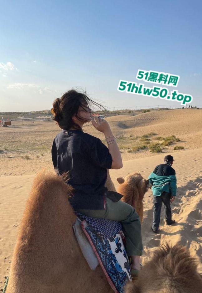 长沙电商运营【翟思荟】爱吞精的骚逼母狗口活一流,分手后遭男友曝光吃鸡视频!-5