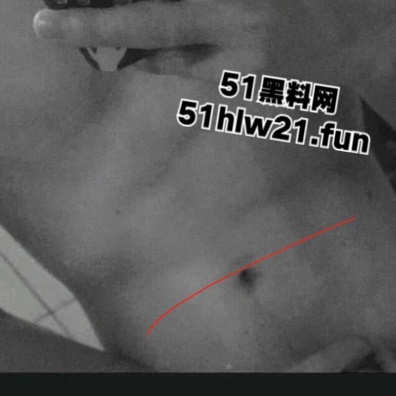 极品白嫩骚兔女郎网聊主动送炮,老实男激动提枪赴约却被上了生动一课脑袋坏了!-7