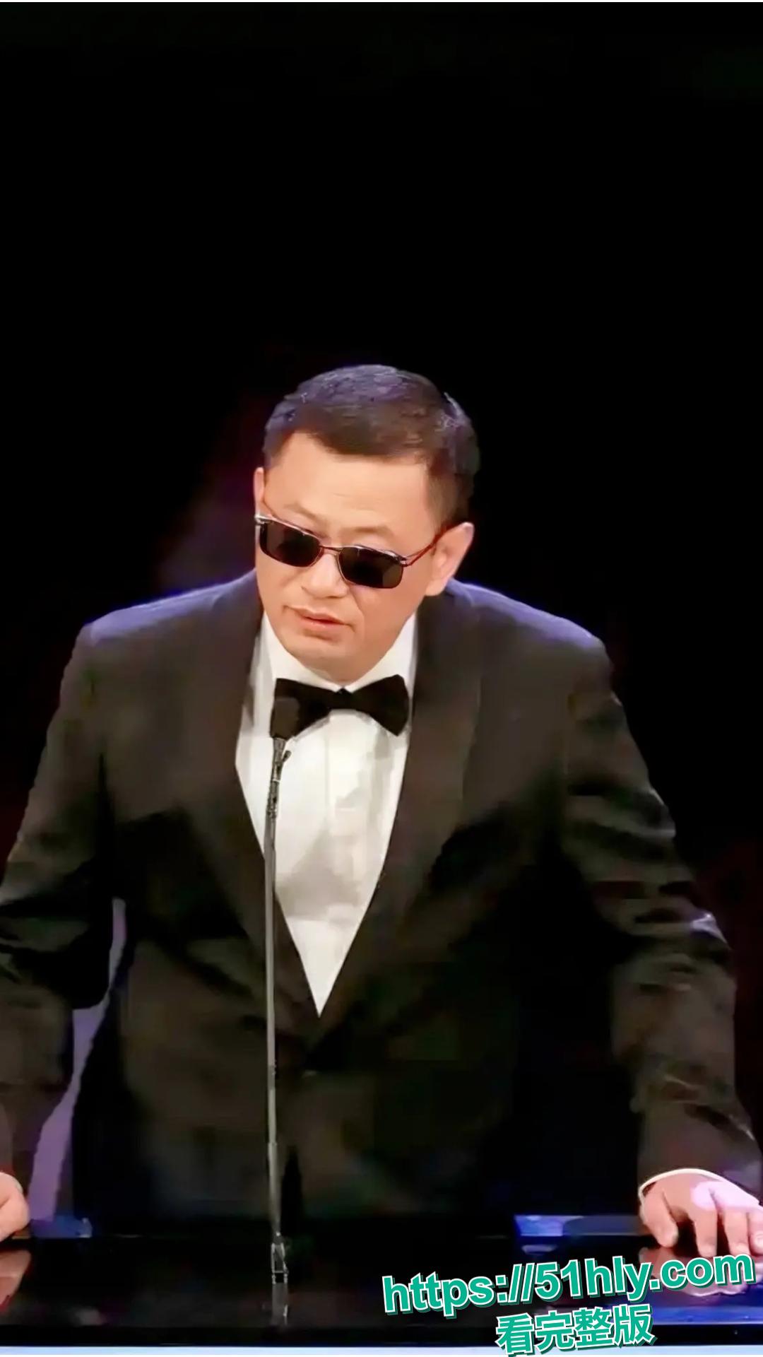 古二录音门再曝猛料 王家卫 混乱私生活引发轰动 对金靖开黄腔 借讨论剧本为由 与秦雯深夜偷欢!-10