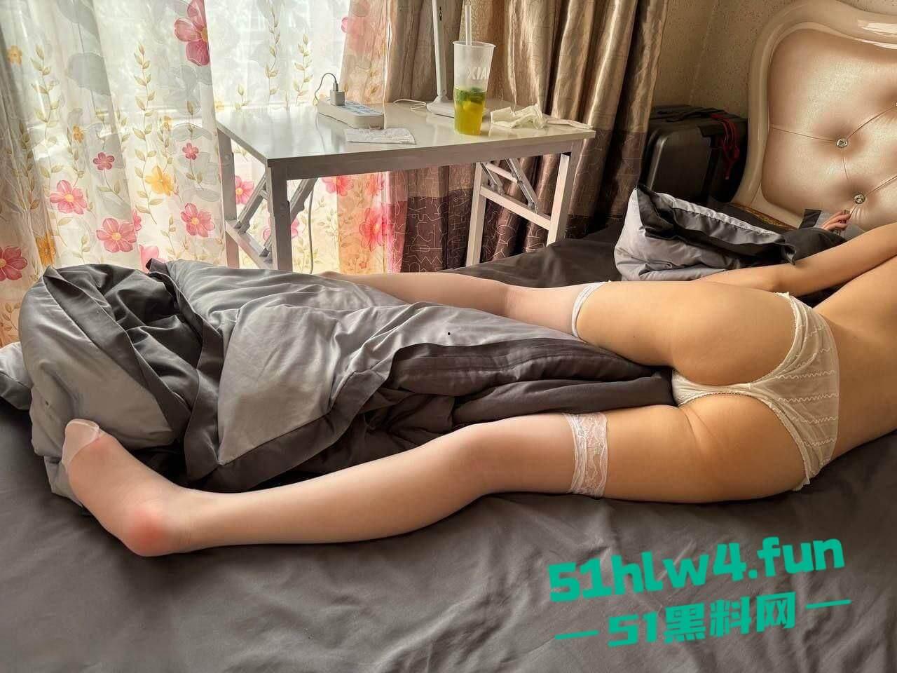 安徽安庆师范大学校花女神【张梦琪】顶级颜值嫩妹女神,被男友曝光私密照和性爱视频。-7