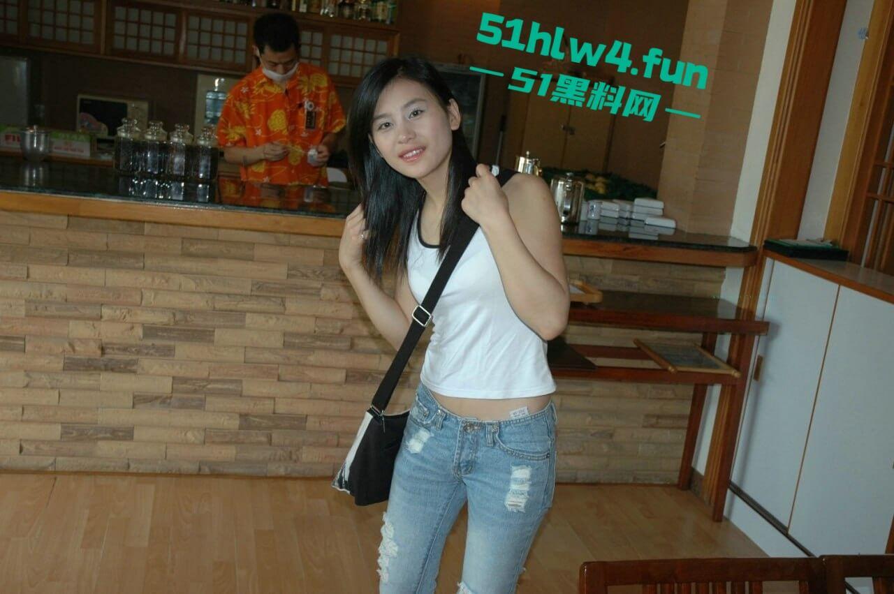 极品良家少妇【李莉】大奶长腿身材超性感,竟然还会一字马酒店偷情被无套内射偷情视图流出。-8