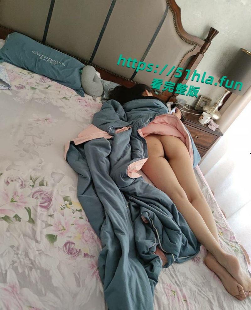 江苏新婚小母狗【蔡丽华】偷情视频被炮友曝光,顶级颜值超绝肥臀被炮友站起来蹬!-5