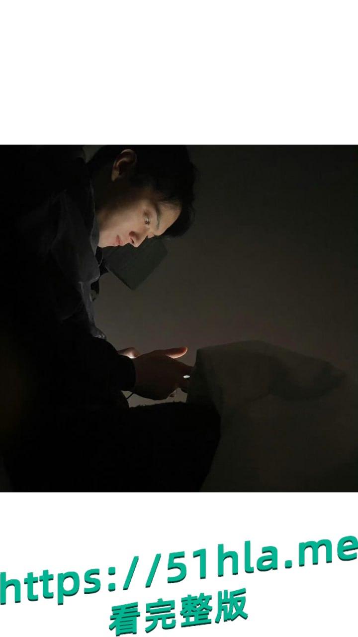 顶流塌房实锤?许凯被前女友许荔莎曝出轨分手,于正急删回应引热议。不雅视频被爆出!-13