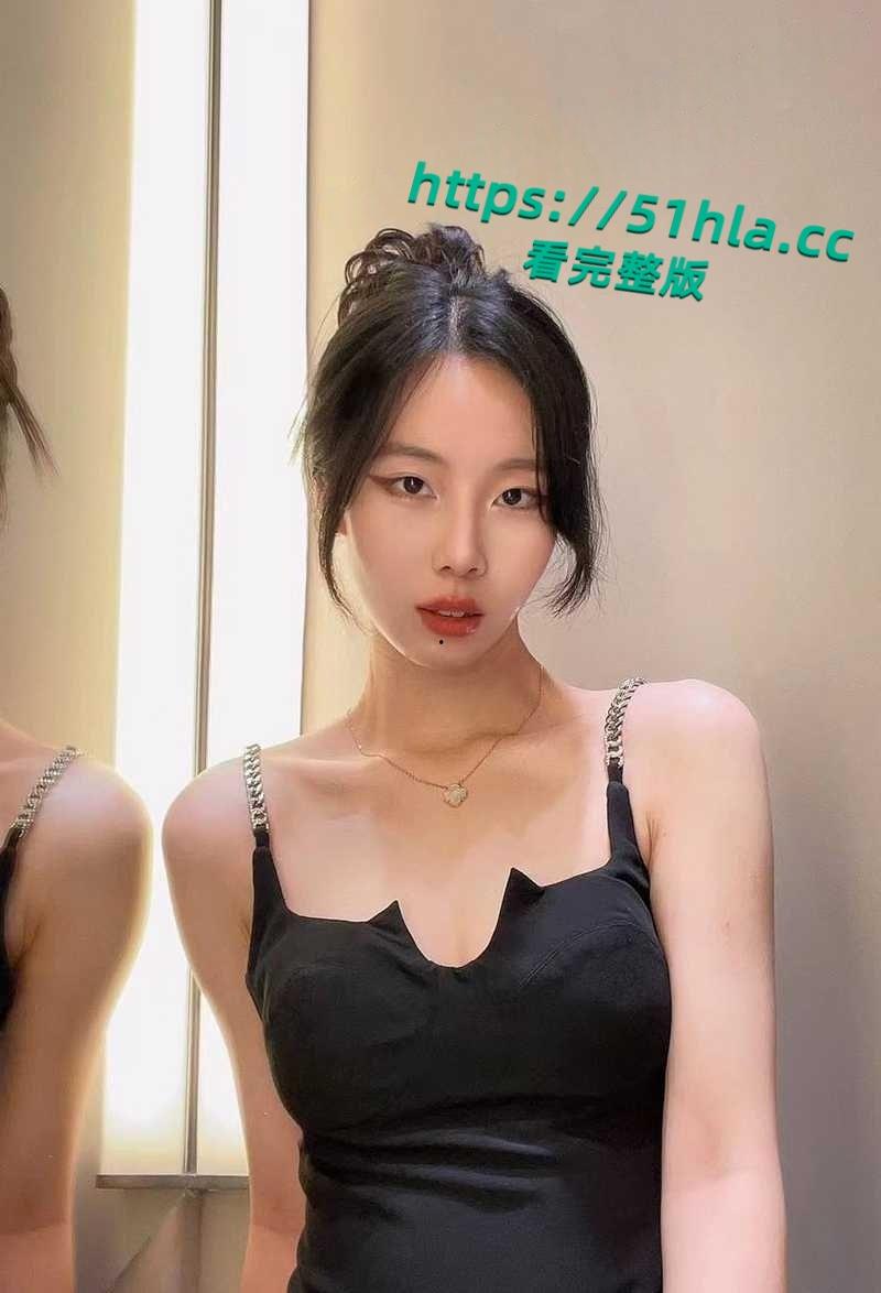 上海海归留学生名媛【吕若菡】手机遭黑客,约炮聊天截图及性爱视频被爆光,超美气质尤物竟是反差性瘾女王!-4