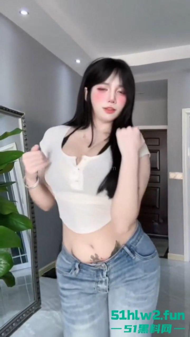 推特巨乳网红【幼幼酱】高额打赏定制福利流出,爆乳黑丝诱惑骚舞,极致肥臀抠穴榨精。-6