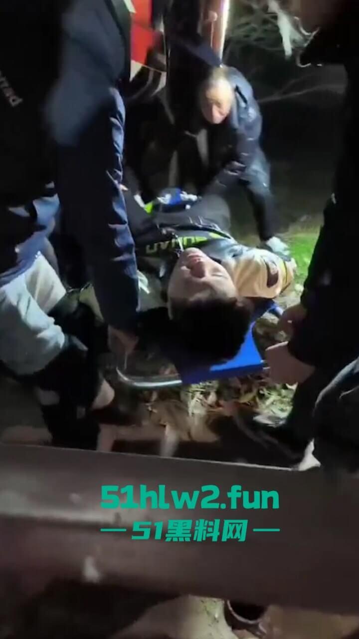 重庆精神小伙【蓄意喵喵拳】玩车耍帅不慎车祸,全家装可怜骗取社会同情心还搞滴水筹。-8