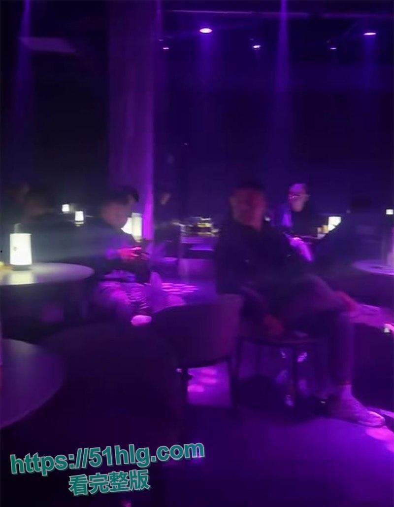 成都探店揭秘砂舞舞厅!性感少妇任君挑选 刺激体验摸奶抠穴加打炮, 堪称男人的天堂!-11