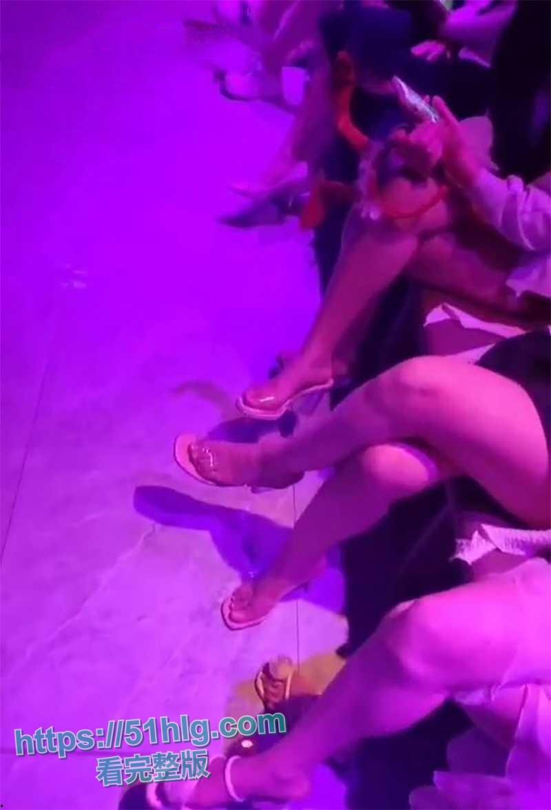 成都探店揭秘砂舞舞厅!性感少妇任君挑选 刺激体验摸奶抠穴加打炮, 堪称男人的天堂!-12