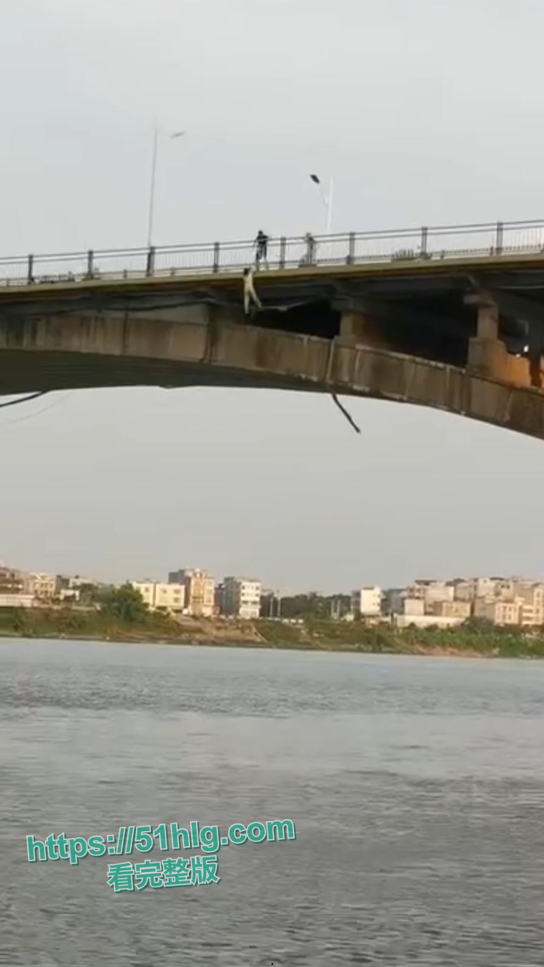 【广西】渣男教师【陶振锋】出轨害死16岁花季女生:欺骗、恶语相向、重度抑郁,自杀视频曝光,悲剧结局让人唏嘘-1