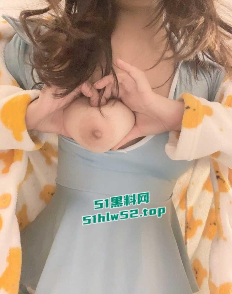 浙江护理职业技术学院学生妹【黄絮如】裸聊视频泄密,大尺度自慰呻吟声悦耳动人,极品反差学生妹谁能不爱呢!-7