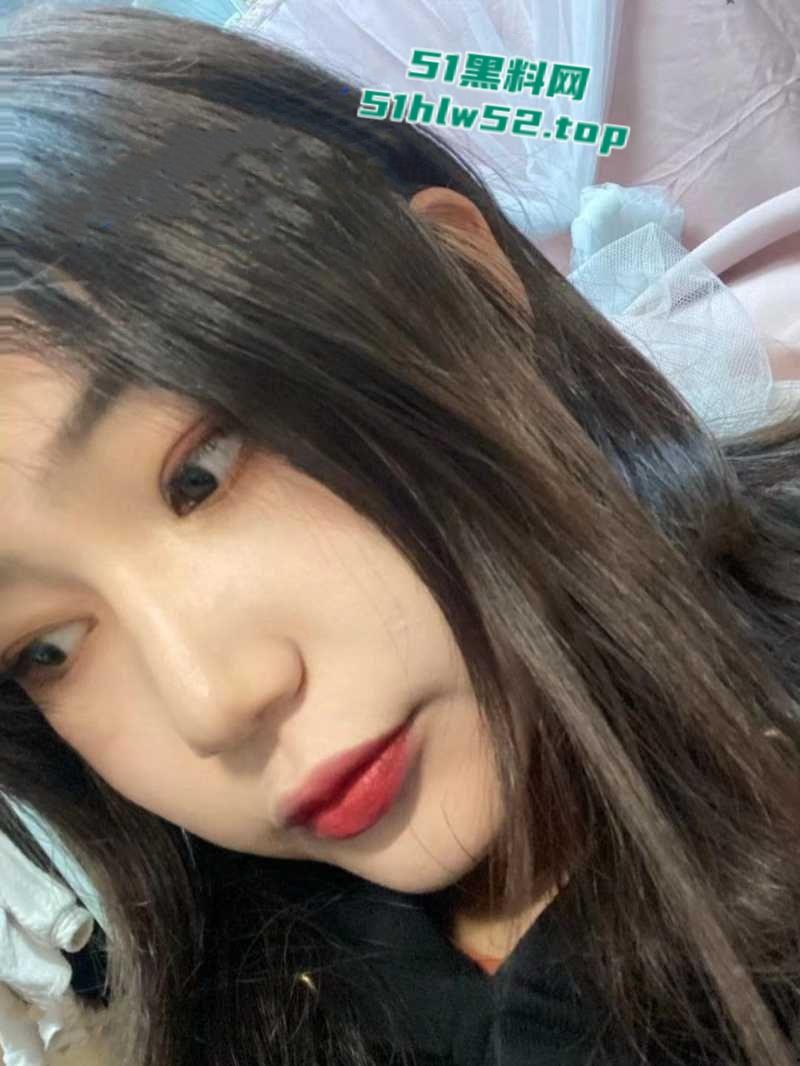 浙江护理职业技术学院学生妹【黄絮如】裸聊视频泄密,大尺度自慰呻吟声悦耳动人,极品反差学生妹谁能不爱呢!-16